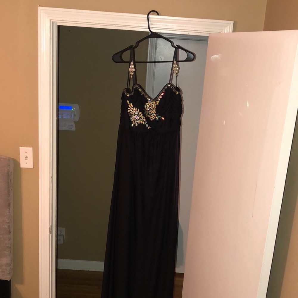 Sz 15 embellished strapless gown w/earrings